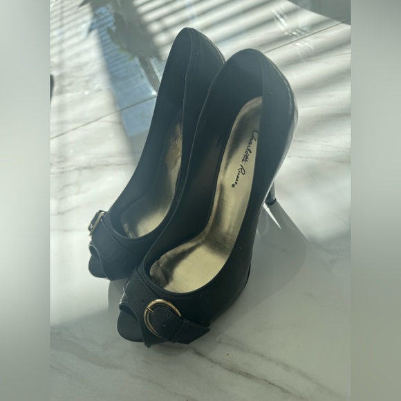 Heels - Picture 2 of 5